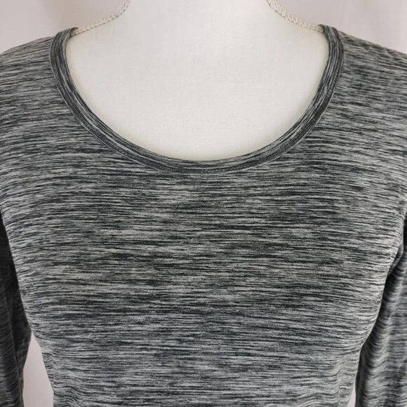 Yogalicious soft heathered long sleeve top – minimalist / athleisure chic - Picture 6 of 7